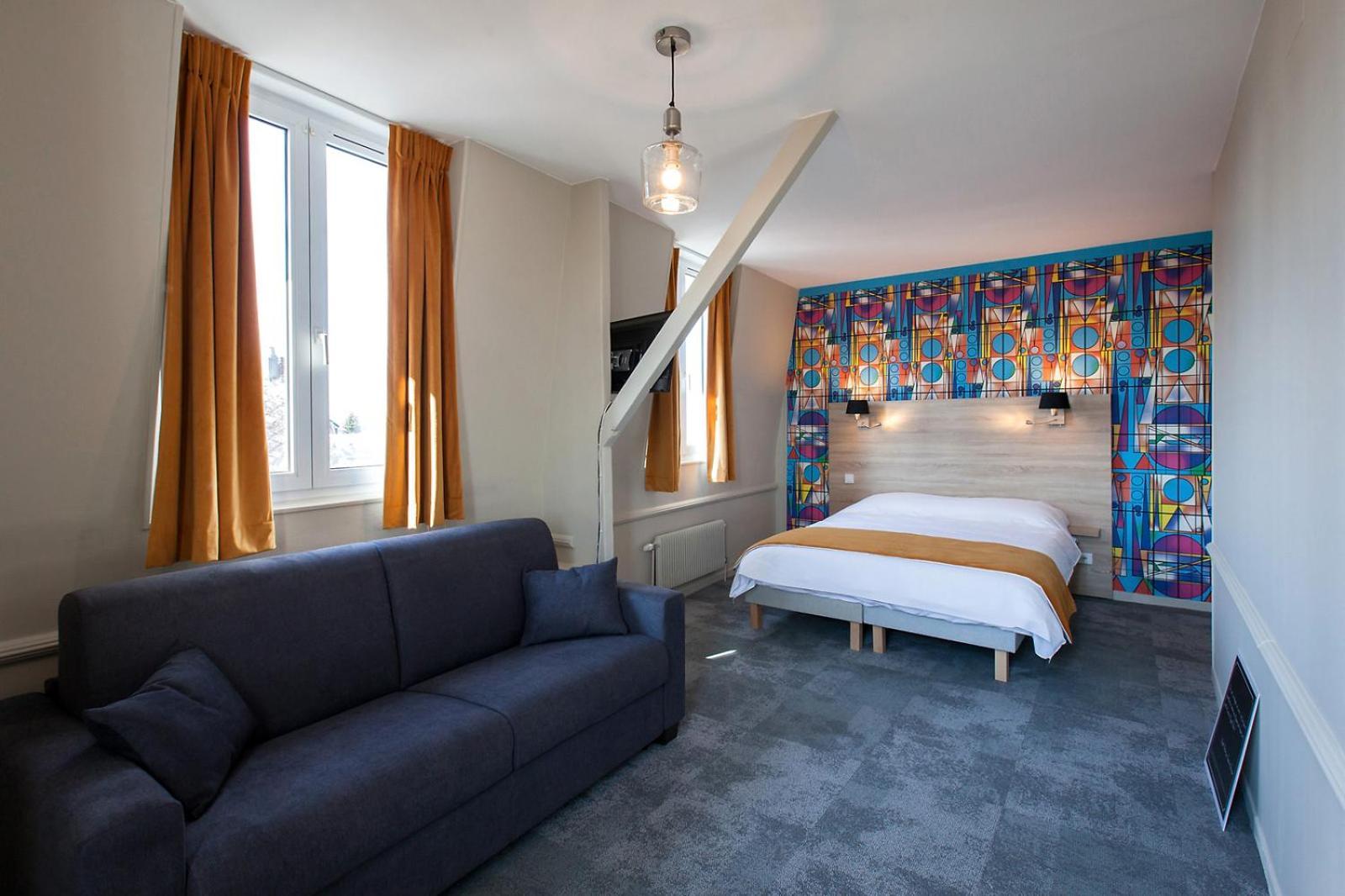 Logis - Hostellerie & Restaurant Du Marche Le Cateau-Cambresis Bagian luar foto