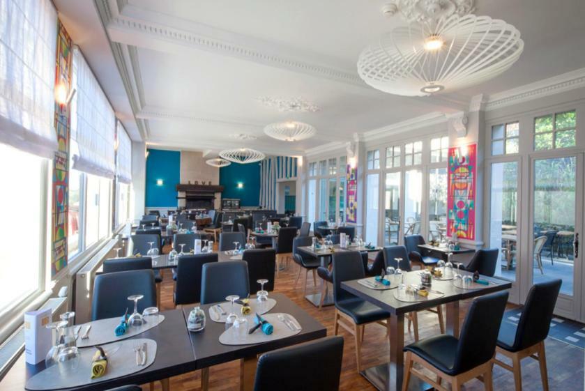 Logis - Hostellerie & Restaurant Du Marche Le Cateau-Cambresis Bagian luar foto